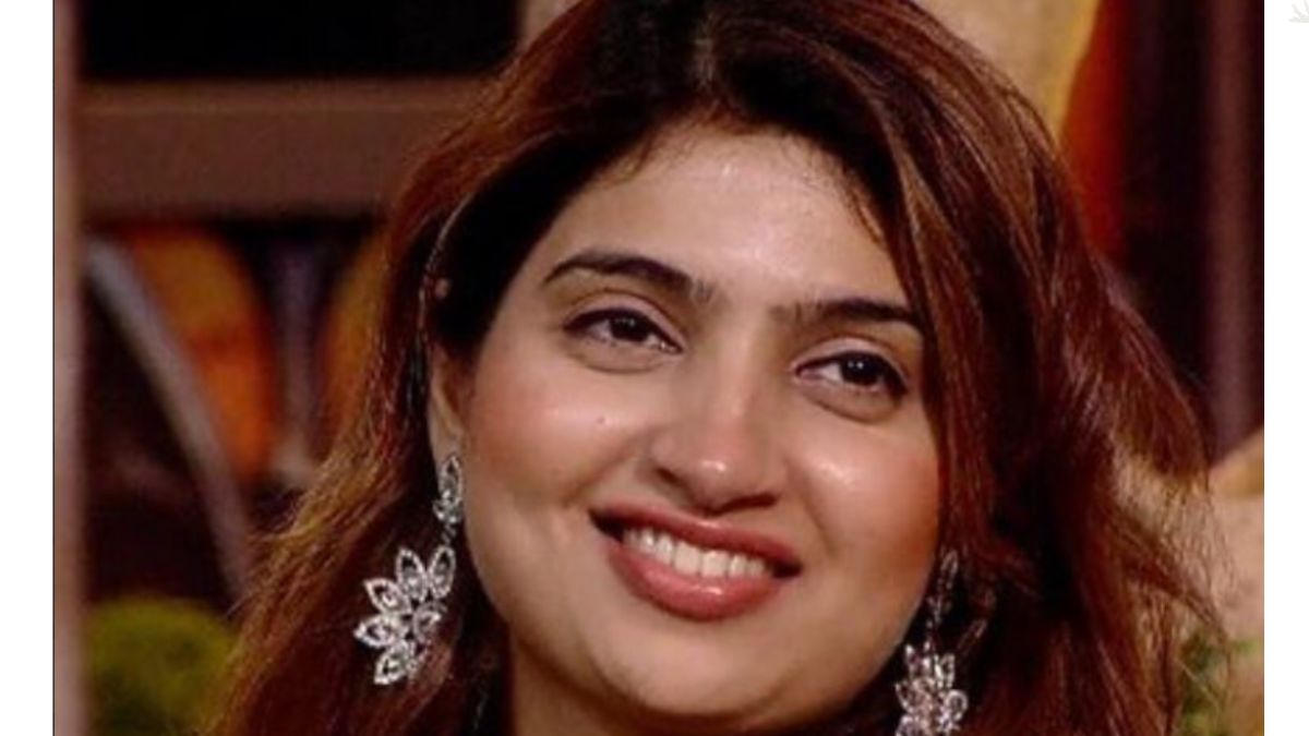 bigg-boss-17-elimination-sana-raees-khan-evicted-from-salman-khan-show